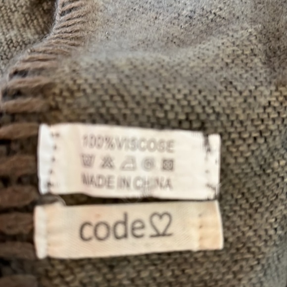 Code Womans Wrap. O/S - Picture 5 of 7